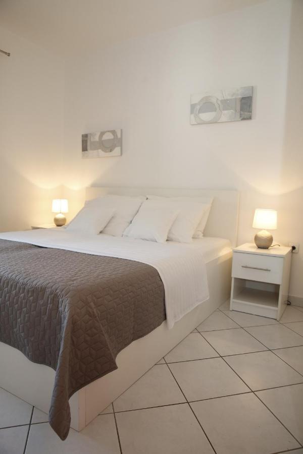 Apartments Lepur Vodice Exteriör bild